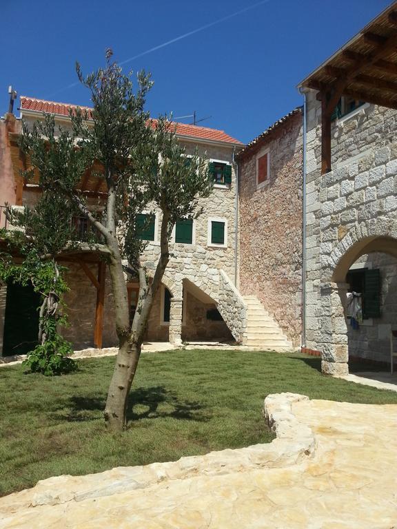 Dvori Svetog Mihaela Apartment Sibenik Room photo
