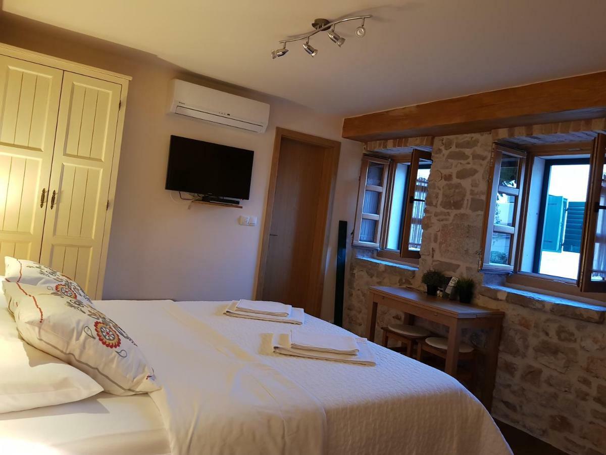 Dvori Svetog Mihaela Apartment Sibenik Exterior photo